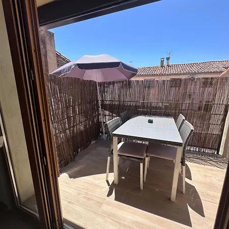 Three-room 10 Minutes From The Beaches, Linen And Cleaning Included Апартаменты *